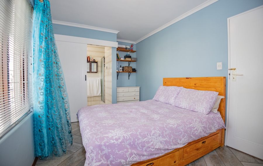 3 Bedroom Property for Sale in Oakdale Western Cape
